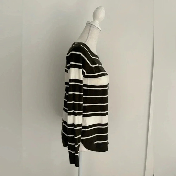 EUC Pink Clover Top - Picture 5 of 11